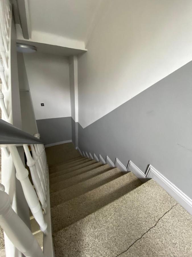 Schoene Grosse 4 Zimmer-Altbauwohnung Kiel Eksteriør billede