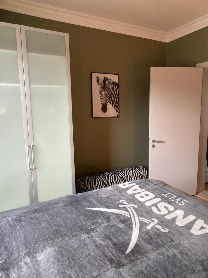Schoene Grosse 4 Zimmer-Altbauwohnung Kiel Eksteriør billede