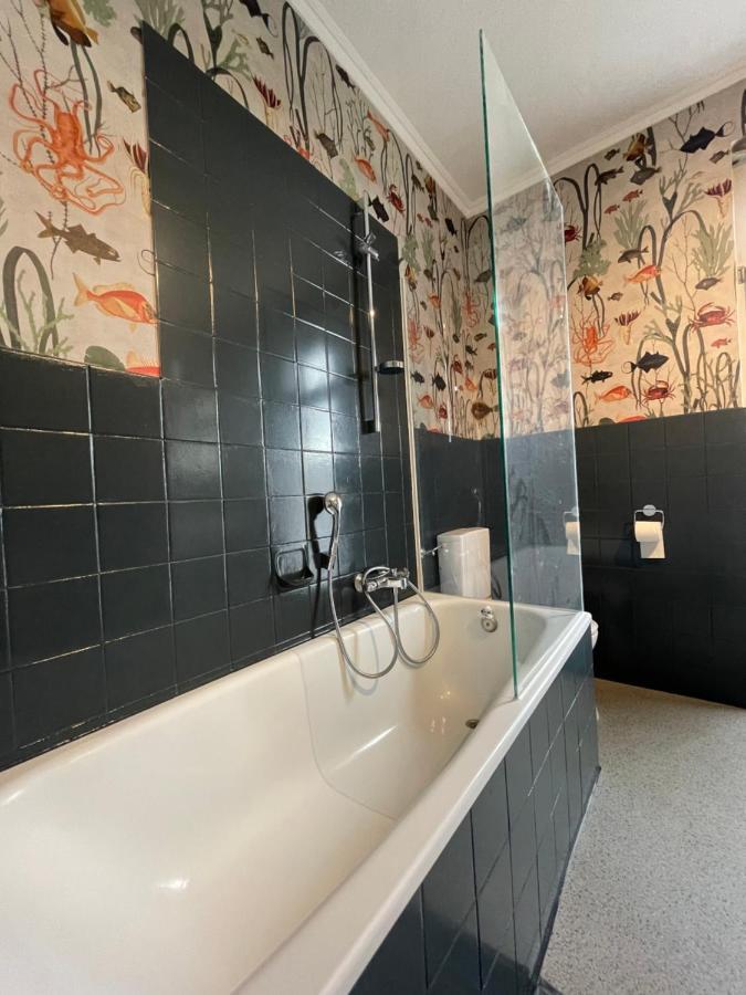 Schoene Grosse 4 Zimmer-Altbauwohnung Kiel Eksteriør billede