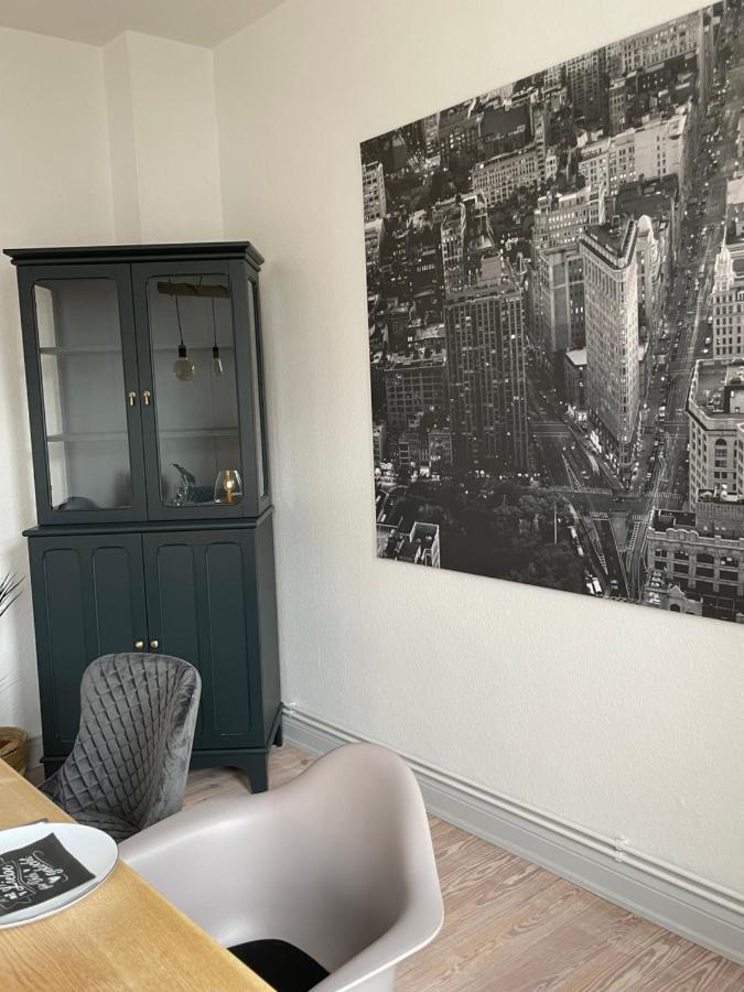 Schoene Grosse 4 Zimmer-Altbauwohnung Kiel Eksteriør billede
